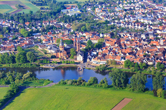 Luftbild von Mainfähre "STADT SELIGENSTADT" am Kloster Seligenstadt im Bundesland Hessen, Deutschland
