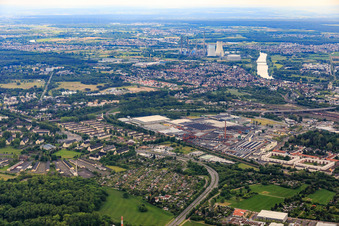 Industriegebiet Industrieweg Geis Tyre Logistics GmbH Hanau und Goodyear Germany im Bundesland Hessen, Deutschland