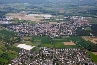 Drohnenaufname von Ortsteil Jugenheim an der Bergstrasse in Seeheim-Jugenheim im Bundesland Hessen, Deutschland