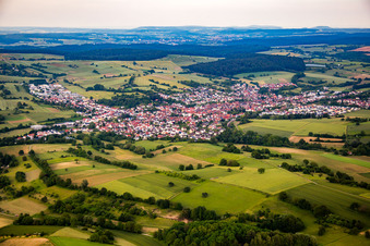 Jöhlingen von Westen in Walzbachtal im Bundesland Baden-Württemberg, Deutschland