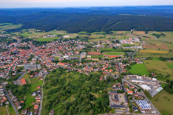 Luftbild von Hirschhorner Straße mit Sauter Omnibusreisen und  Braun & Wettberg Feinbürstenmanufaktur GmbH Neckartal-Odenwald im Ortsteil Beerfelden in Oberzent im Bundesland Hessen, Deutschland