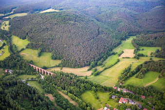 Luftbild von Himbächel-Viadukt im Ortsteil Hetzbach in Oberzent im Bundesland Hessen, Deutschland