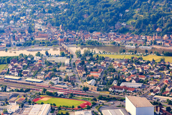 Bahnhof und Mainbrücke in Miltenberg im Bundesland Bayern, Deutschland