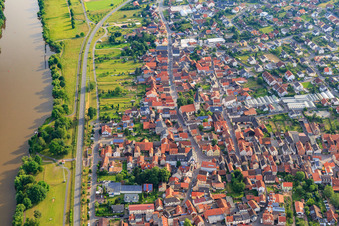 Freudenberger Straße aus Süden in Bürgstadt im Bundesland Bayern, Deutschland