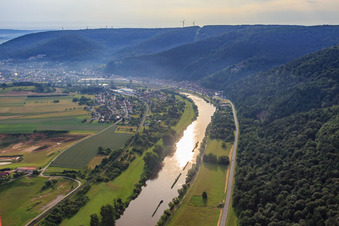 Dorfansicht am Main aus Westen im Ortsteil Kirschfurt in Collenberg im Bundesland Bayern, Deutschland
