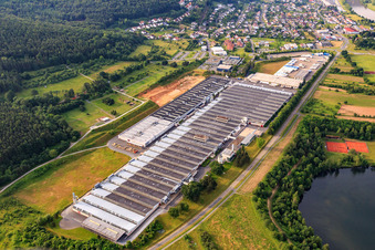 Schrägluftbild von Rauch Möbelwerke GmbH in Freudenberg im Bundesland Baden-Württemberg, Deutschland