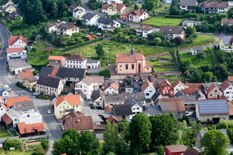 Kirchengebäude der St. Johannes in Wüstenzell in Holzkirchen im Bundesland Bayern, Deutschland