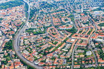 B19 durchschneidet die Innenstadt im Ortsteil Frauenland in Würzburg im Bundesland Bayern, Deutschland