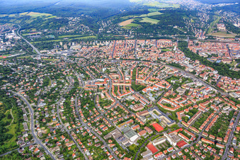 Zeppelinstraße aus Osten im Ortsteil Frauenland in Würzburg im Bundesland Bayern, Deutschland