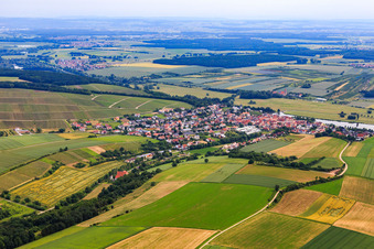 Dorfansicht am Main von Westen in Wipfeld im Bundesland Bayern, Deutschland