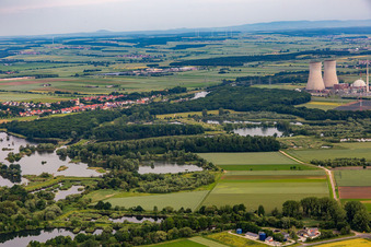 KKW am Vogelschutzgebiet Garstadt in Grafenrheinfeld im Bundesland Bayern, Deutschland