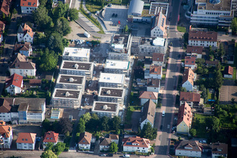 "Im Stadkern" Neubau der RiBa GmbH zw. Bismarck- und Gartenstr in Kandel im Bundesland Rheinland-Pfalz, Deutschland von der Drohne aus gesehen