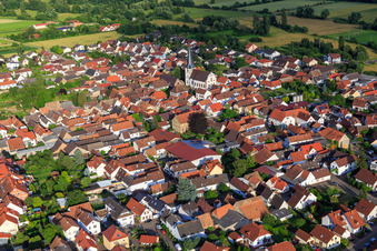 Kathol. Kirche St. Georg in Venningen im Bundesland Rheinland-Pfalz, Deutschland