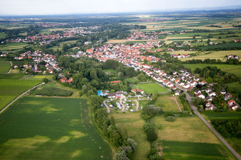 Ortsteil Ingenheim in Billigheim-Ingenheim im Bundesland Rheinland-Pfalz, Deutschland von oben