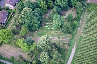 Alter Friedhof im Ortsteil Ingenheim in Billigheim-Ingenheim im Bundesland Rheinland-Pfalz, Deutschland