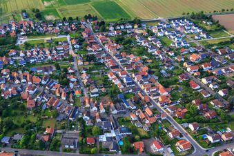 Kindergartenstraße in Minfeld im Bundesland Rheinland-Pfalz, Deutschland