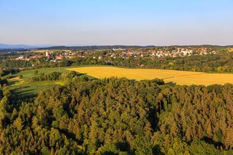 Stadtansicht aus Westen im Ortsteil Zanklau in Landau an der Isar im Bundesland Bayern, Deutschland
