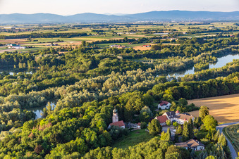 Schrägluftbild von Ortsteil Oberframmering in Landau an der Isar im Bundesland Bayern, Deutschland