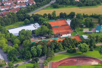 Tennisplätze und Tennishalle des Tennisclub Schriesheim e.V im Bundesland Baden-Württemberg, Deutschland