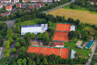 Luftbild von Tennisplätze und Tennishalle des Tennisclub Schriesheim e.V im Bundesland Baden-Württemberg, Deutschland
