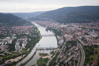Neckar und Neuenheim in Heidelberg im Bundesland Baden-Württemberg, Deutschland
