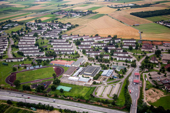 Luftbild von Flüchtlingsheim- und Asylunterkunfts- Gebäude Erstaufnahmeeinrichtung des Landes Baden-Württemberg im Ortsteil Patrick-Henry-Village in Heidelberg im Ortsteil Patrick Henry Village, Deutschland