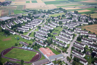 Luftbild von Ehemalige Ami-Kaserne heute BAMF im Ortsteil Patrick Henry Village in Heidelberg im Bundesland Baden-Württemberg, Deutschland