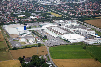 Gebäude und Produktionshallen auf dem Werksgelände Rudolf Wild GmbH & Co. KG (Capri-Sonne) in Eppelheim im Bundesland Baden-Württemberg, Deutschland