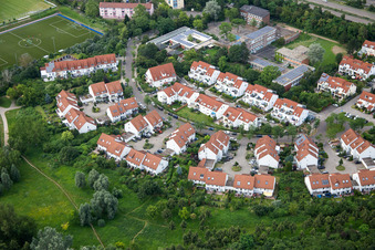 Stadtteil Wilhelm-Peters-Straße im Stadtgebiet im Ortsteil Rheinau in Mannheim im Bundesland Baden-Württemberg, Deutschland