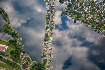 Uferbereiche am Seegebiet der Blauen Adria mit Naherholungsgebiet in Altrip im Bundesland Rheinland-Pfalz, Deutschland