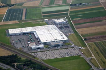 Pfalzmarkt im Ortsteil Rheingönheim in Ludwigshafen am Rhein im Bundesland Rheinland-Pfalz, Deutschland