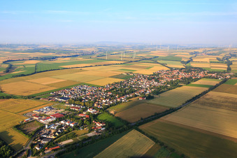 Ortsübersicht aus Nordwesten in Undenheim im Bundesland Rheinland-Pfalz, Deutschland