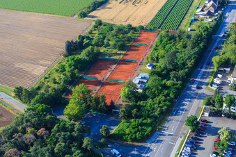 Tennisplätze des TC Alsbach im Ortsteil Sandwiese in Alsbach-Hähnlein im Bundesland Hessen, Deutschland