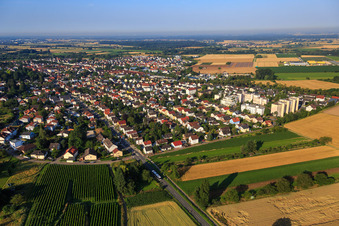 Alsbacher Straße x Grenzweg aus Norden in Alsbach-Hähnlein im Bundesland Hessen, Deutschland