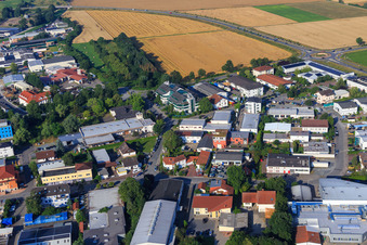 Industriegebiet Lilienthalstraße mit AMBULANTES OP-ZENTRUM BERGSTRASSE und Wareg Verpackungs-GmbH in Bensheim im Bundesland Hessen, Deutschland