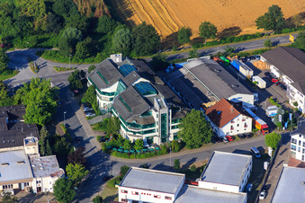 Luftbild von Industriegebiet Lilienthalstraße mit AMBULANTES OP-ZENTRUM BERGSTRASSE und Wareg Verpackungs-GmbH in Bensheim im Bundesland Hessen, Deutschland