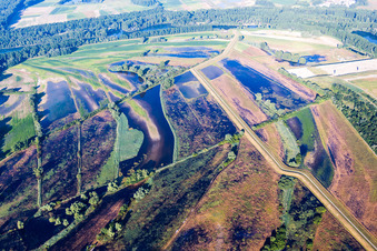 Versiegelungssarbeiten auf dem Gelände der Mülldeponie der BASF auf der Insel Flotzgrün am Rhein in Römerberg im Ortsteil Berghausen im Bundesland Rheinland-Pfalz, Deutschland
