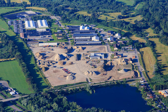 Kasernenstraße mit der ehemaligen Salmkaserne in Philippsburg im Bundesland Baden-Württemberg, Deutschland
