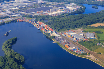 Landeshafen Wörth am Rhein mit CONTARGO im Ortsteil Maximiliansau im Bundesland Rheinland-Pfalz, Deutschland