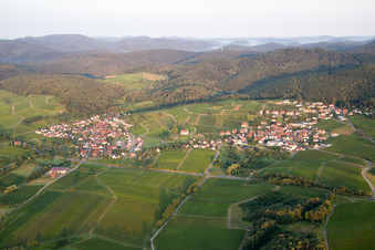 Ortsteil Gleishorbach in Gleiszellen-Gleishorbach im Bundesland Rheinland-Pfalz, Deutschland vom Flugzeug aus