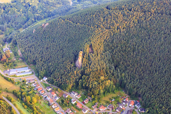 Luftaufnahme von Kletterfelsen Friedrichsfelsen am Morgen aus Osten in Lug im Bundesland Rheinland-Pfalz, Deutschland