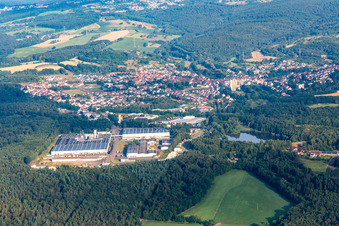 Industriegebiet mit DB Schenker im Ortsteil Eichelscheiderhof in Waldmohr im Bundesland Rheinland-Pfalz, Deutschland