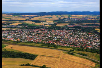 Stadtansicht aus Norden in Eisenberg im Bundesland Rheinland-Pfalz, Deutschland von oben