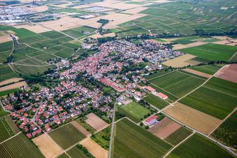 Luftbild von Ortsteil Jerusalemsberg in Kirchheim an der Weinstraße im Bundesland Rheinland-Pfalz, Deutschland