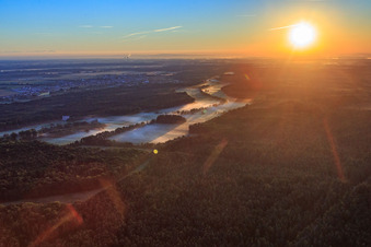 Otterbachtal bei Sonnenaufgang in Minfeld im Bundesland Rheinland-Pfalz, Deutschland
