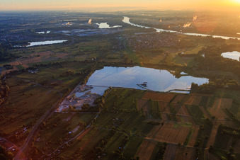Hagenbacher Baggerseee von Süden im Bundesland Rheinland-Pfalz, Deutschland