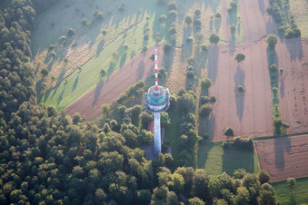 Schrägluftbild von Ortsteil Grünwettersbach in Karlsruhe im Bundesland Baden-Württemberg, Deutschland