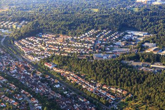Gewerbegebiet Turnstraße mit  Otto Riehm Schule, DENTAURUM GmbH & Co. KG in Ispringen im Bundesland Baden-Württemberg, Deutschland