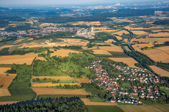 Vor dem Steinbruch Walzbachtal im Ortsteil Dürrenbüchig in Bretten im Bundesland Baden-Württemberg, Deutschland