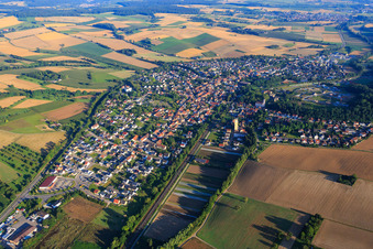 Ortsansicht am Saalbach aus Südosten in Gondelsheim im Bundesland Baden-Württemberg, Deutschland